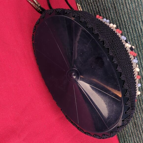 Vintage 40s or 50s Beaded, Crocheted  Handbag, With Authentic Era Accessories - Picture 8 of 15